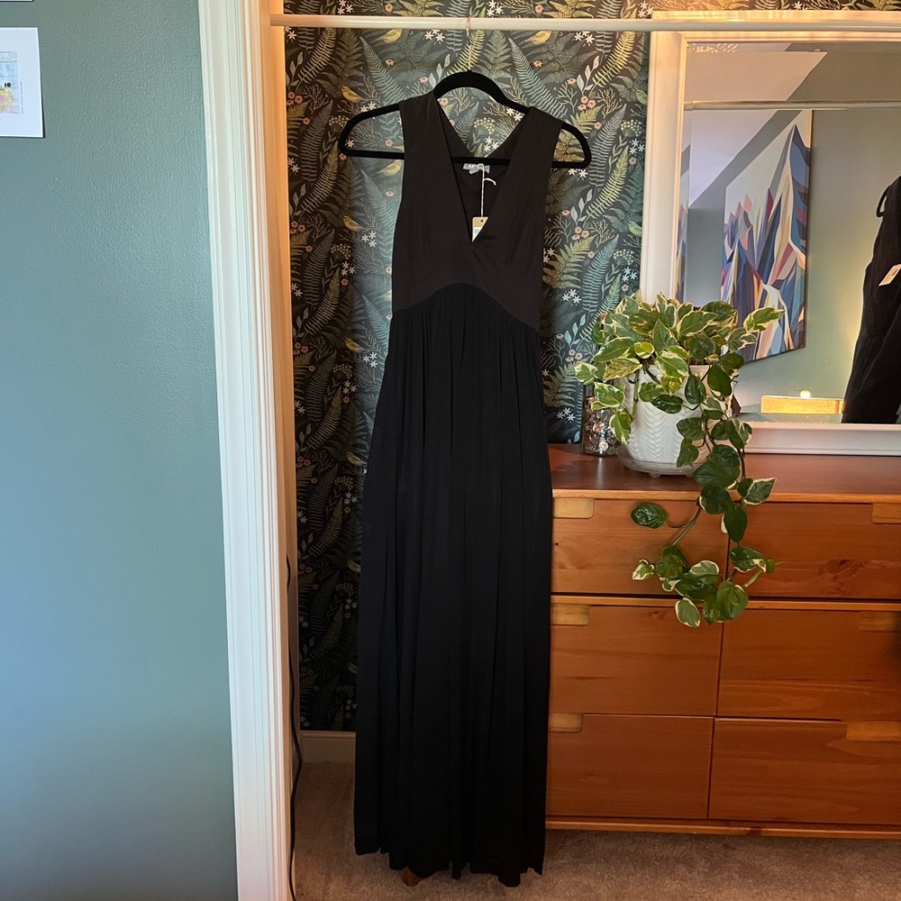 Black Sleeveless Halter Maxi Dress